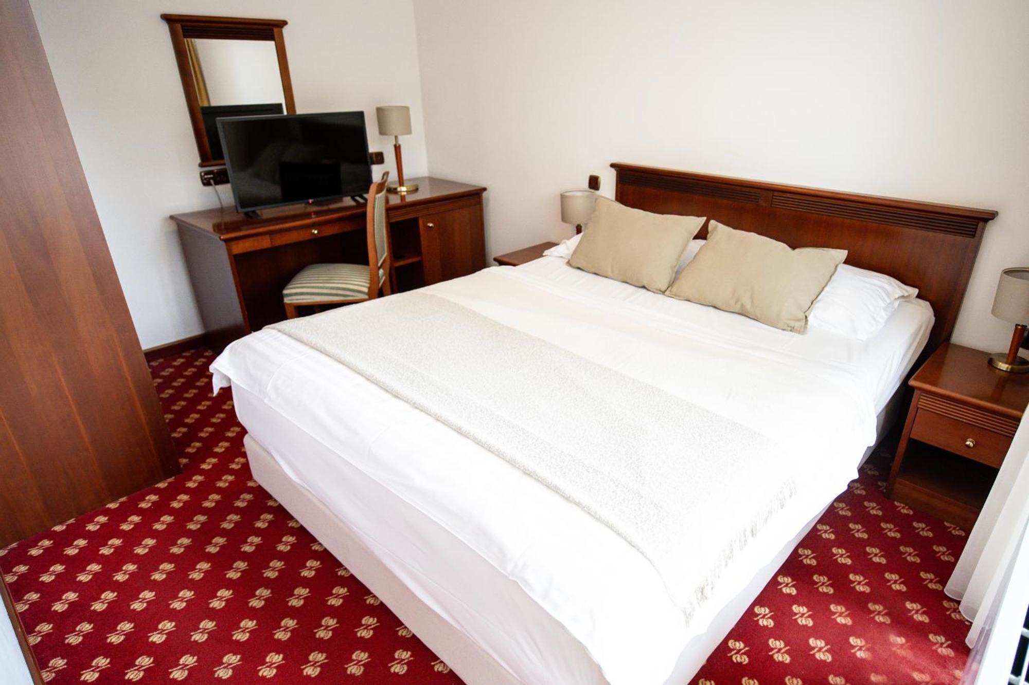 Hotel Zvezda Murska Sobota Εξωτερικό φωτογραφία