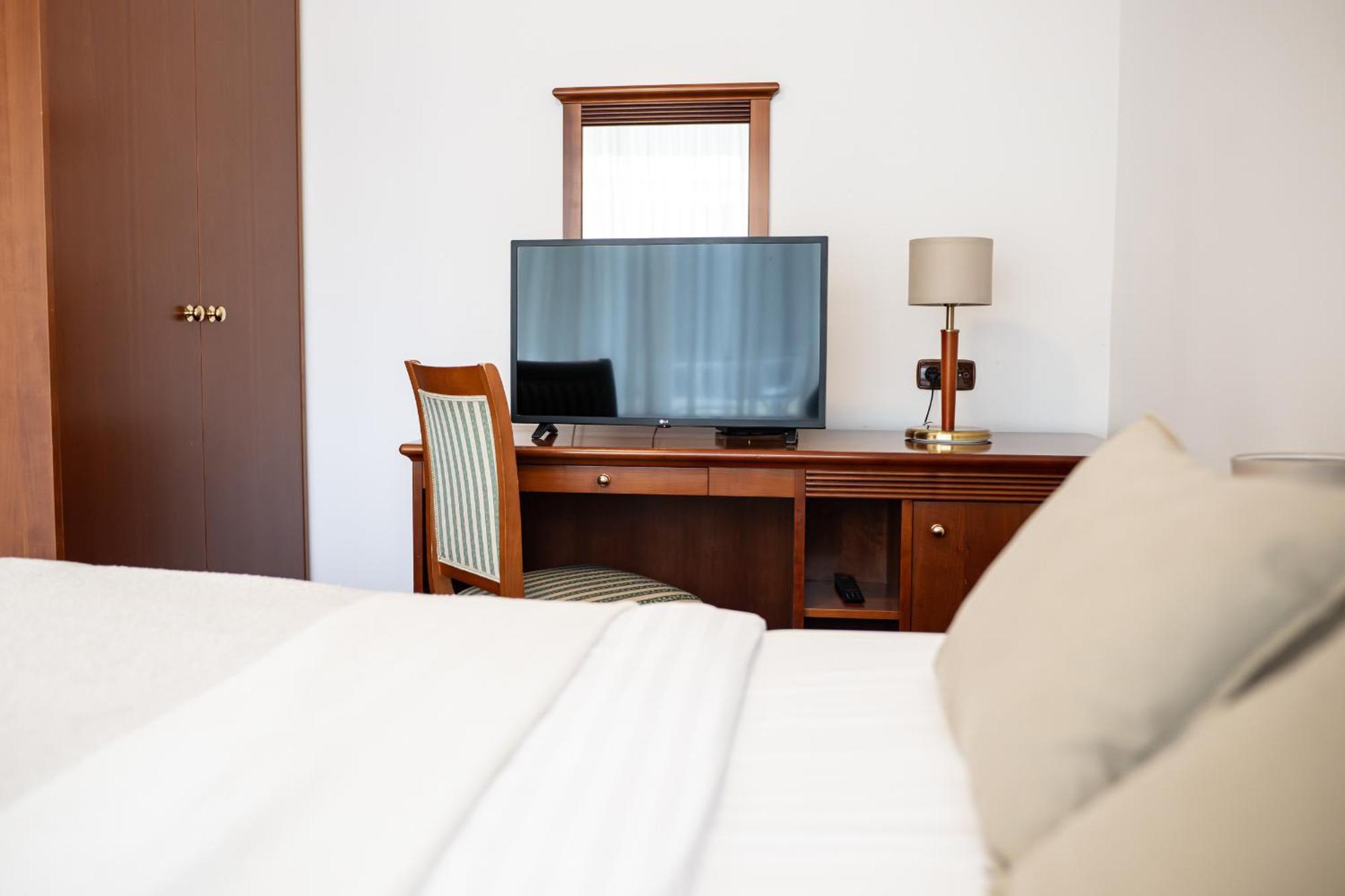 Hotel Zvezda Murska Sobota Εξωτερικό φωτογραφία